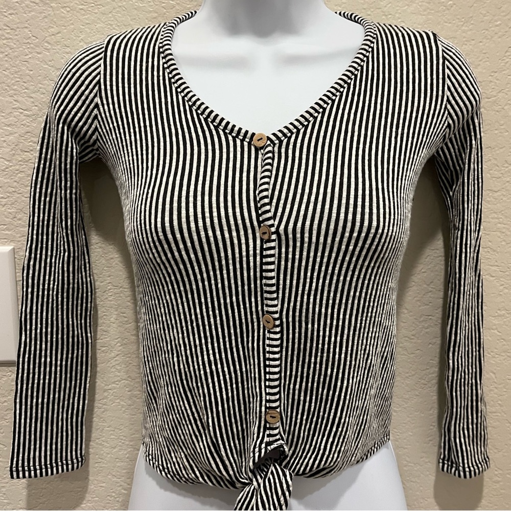 3/$15 Caution to the Wind Knot Top